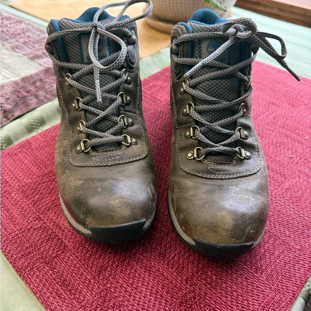 Timberland TimberDry Brown Lace-Up Hiking Boots worn a few times!  Great shape!
